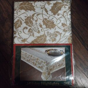 Holiday Highlights Oblong Christmas  Tablecloth New